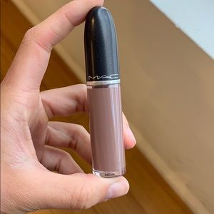 MAC Retro Matte Liquid Lipcolor in Simply Smoked